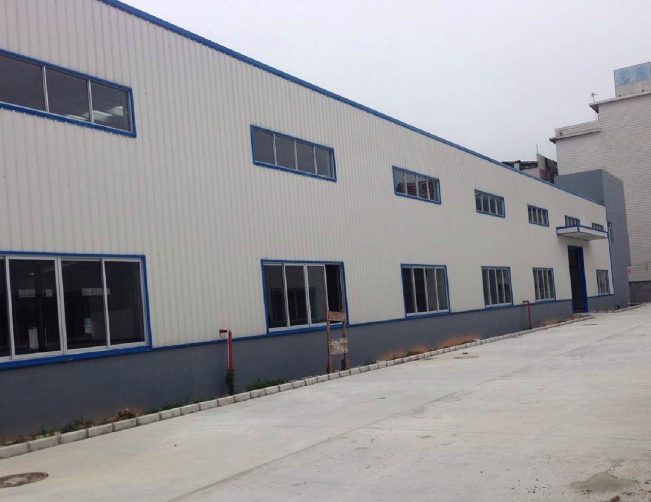 常平全新單一層鋼結構3500平方配套齊全廠房出租