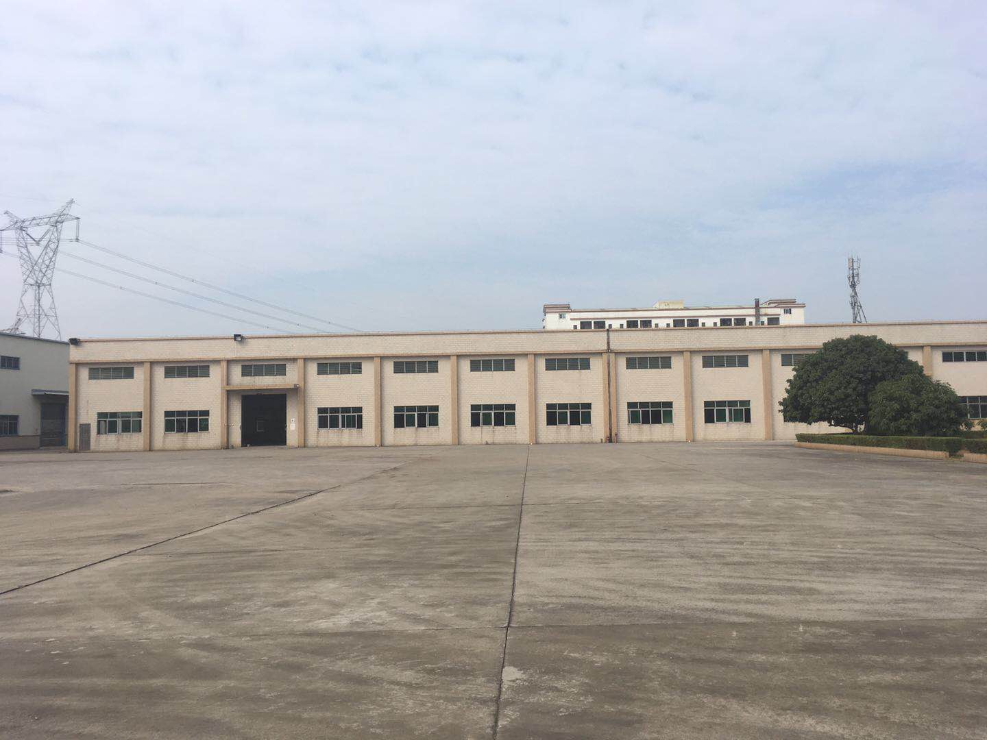 東莞橫瀝原房東獨院單一層廠房2500平方廠房出租可辦環(huán)評